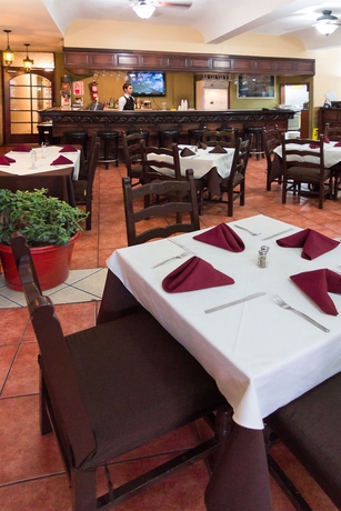 Imagen del bar/restaurante del Hotel Hacienda Del Rio. Foto 6