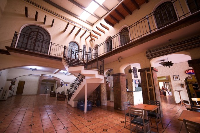 Imagen de los interiores del Hotel Hacienda Del Sol. Foto 18