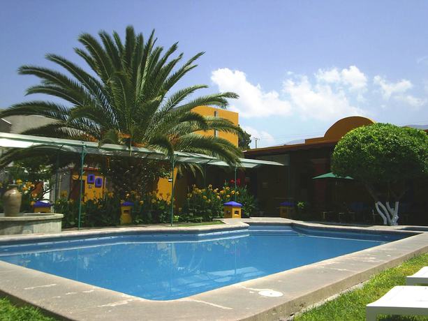 Imagen de la piscina del Hotel Hacienda Don Cenobio. Foto 19