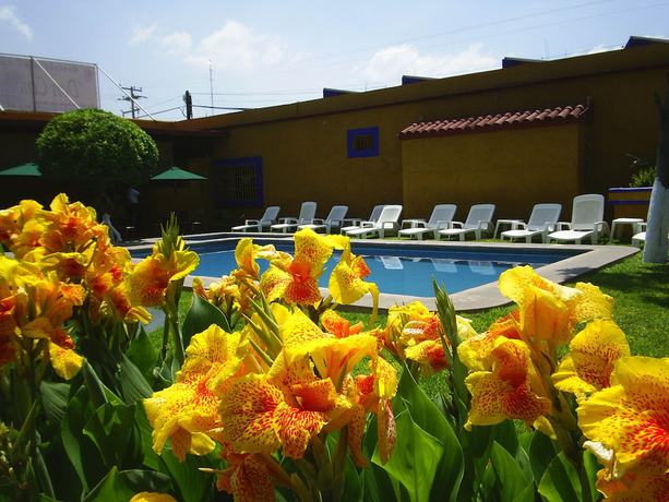 Imagen de la piscina del Hotel Hacienda Don Cenobio. Foto 20