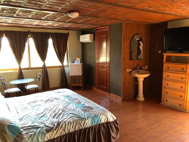 Imagen de la habitación del Hotel Hacienda El Ceboruco. Foto 5