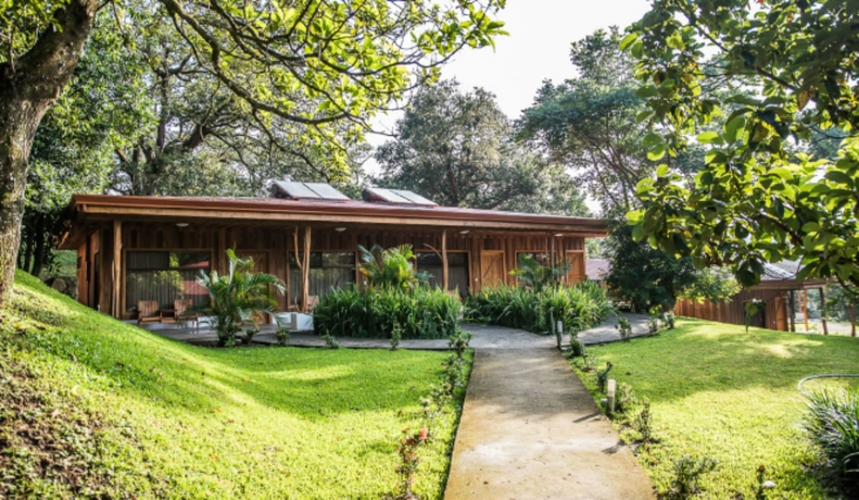 Imagen de la habitación del Hotel Hacienda Guachipelin. Foto 6