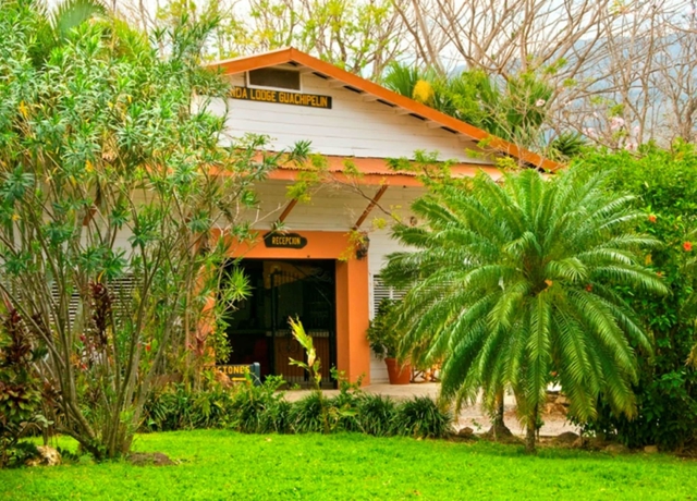 Imagen de los interiores del Hotel Hacienda Guachipelin. Foto 19