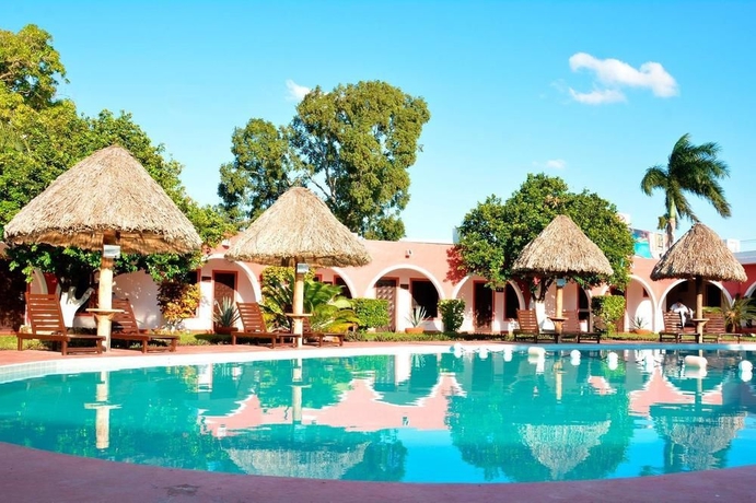 Imagen de la piscina del Hotel Hacienda Inn Aeropuerto. Foto 10