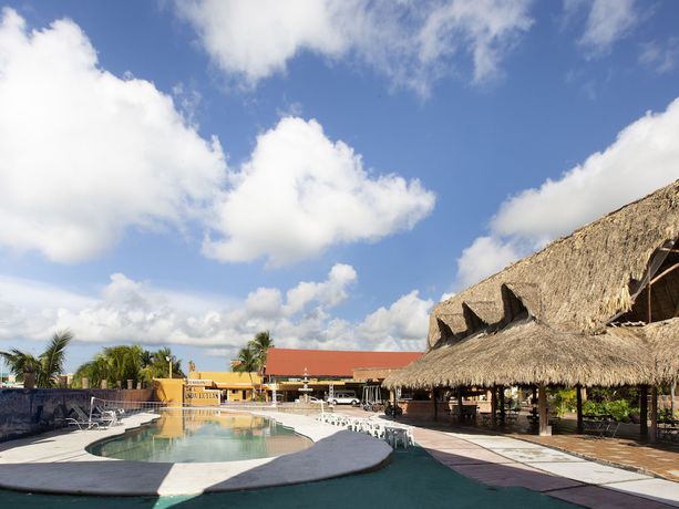 Imagen de la piscina del Hotel Hacienda Ixtlan. Foto 18