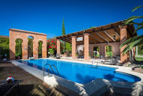 Imagen de la piscina del Hotel Hacienda La Magdalena. Foto 8