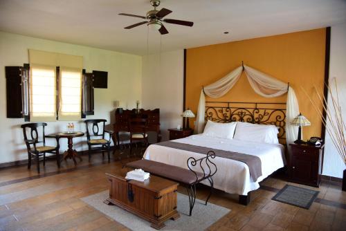 Imagen de la habitación del Hotel Hacienda La Magdalena. Foto 7