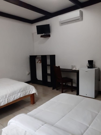 Imagen de la habitación del Hotel Hacienda La Pacifica. Foto 10