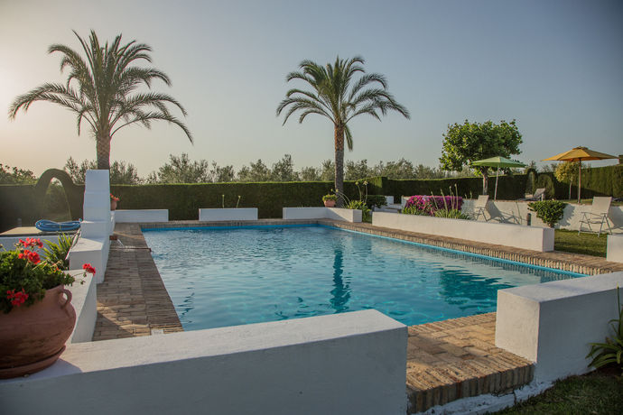 Imagen de la piscina del Hotel Hacienda Las Marciagas. Foto 13