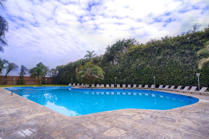 Imagen de la piscina del Hotel Hacienda Lima Norte. Foto 17