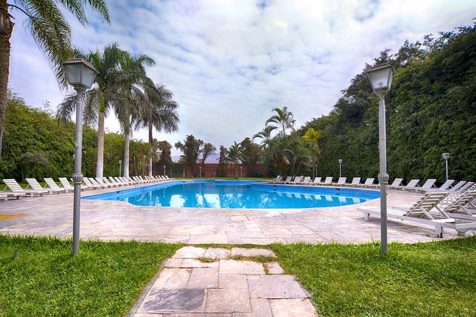 Imagen de la piscina del Hotel Hacienda Lima Norte. Foto 18