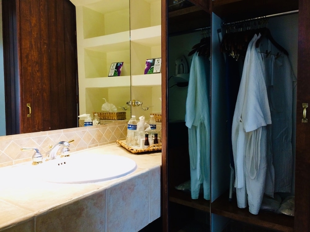 Imagen de la habitación del Hotel Hacienda Los Laureles - Spa. Foto 17