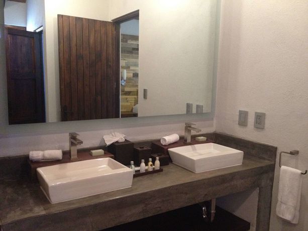 Imagen del bar/restaurante del Hotel Hacienda Los Picachos. Foto 7