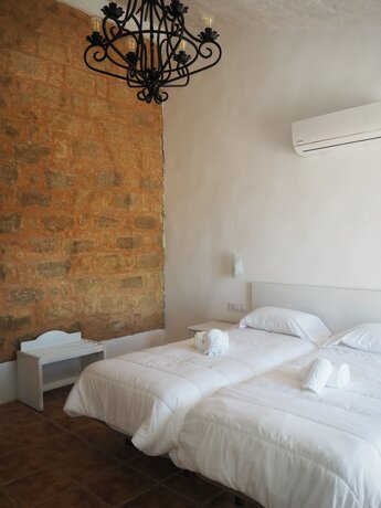 Imagen de la habitación del Hotel Hacienda Marcharavi. Foto 20