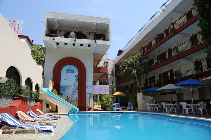 Imagen de la piscina del Hotel Hacienda Maria Eugenia. Foto 18