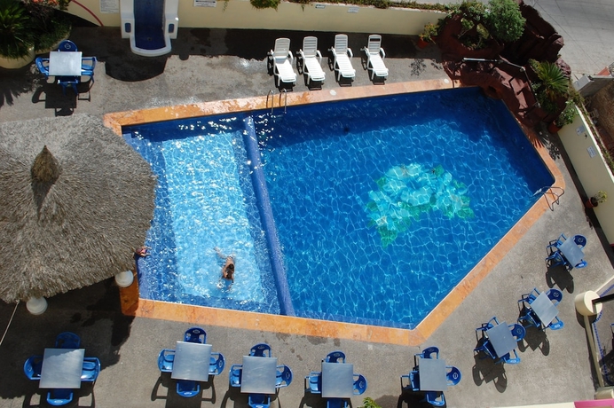 Imagen de la piscina del Hotel Hacienda Mazatl&aacute;n. Foto 19