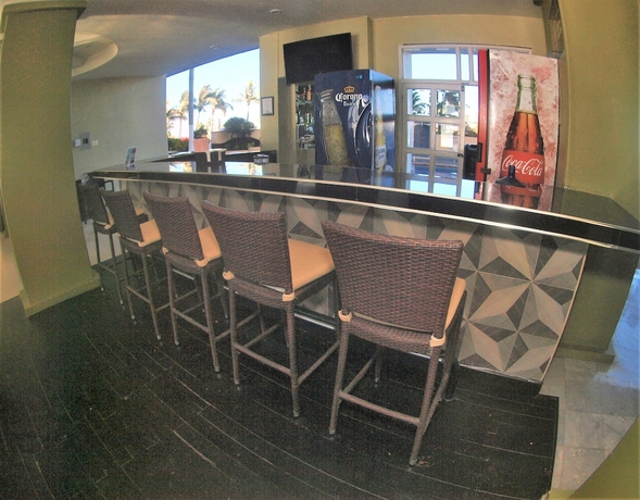 Imagen del bar/restaurante del Hotel Hacienda Mazatl&aacute;n. Foto 6