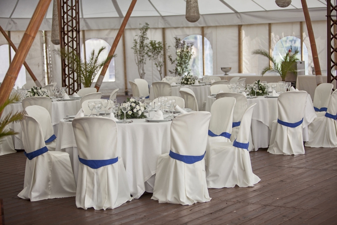 Imagen del bar/restaurante del Hotel Hacienda Montenmedio. Foto 8