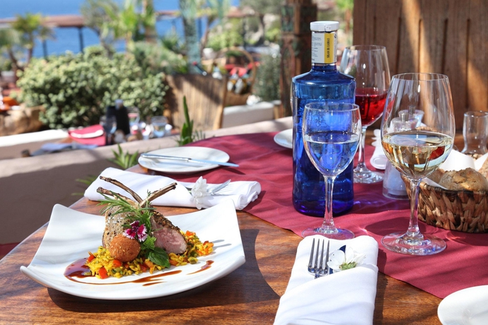 Imagen del bar/restaurante del Hotel Hacienda Na Xamena. Foto 15