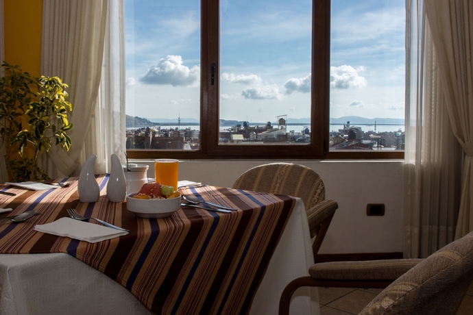 Imagen del bar/restaurante del Hotel Hacienda Puno. Foto 2