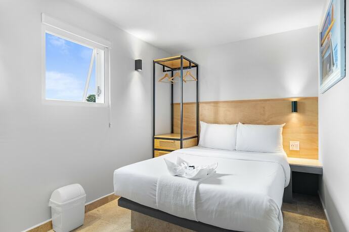 Imagen de la habitación del Hotel Hacienda Santa Barbara. Foto 14