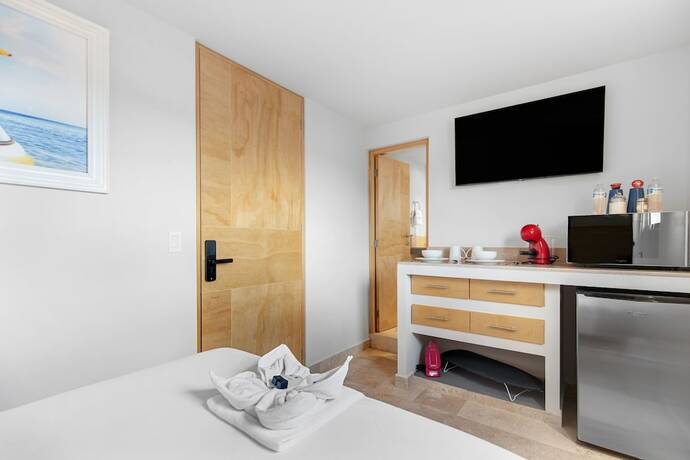 Imagen general del Hotel Hacienda Santa Barbara. Foto 7