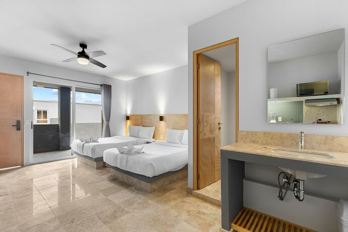 Imagen general del Hotel Hacienda Santa Barbara. Foto 10