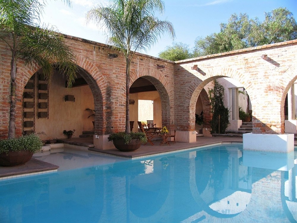 Imagen de la piscina del Hotel Hacienda Sepulveda and Spa. Foto 8