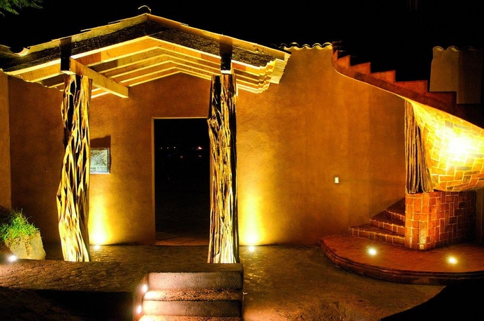 Imagen de los exteriores del Hotel Hacienda Ucazanaztacua. Foto 10