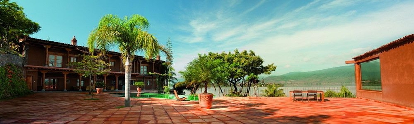 Imagen de los exteriores del Hotel Hacienda Ucazanaztacua. Foto 12