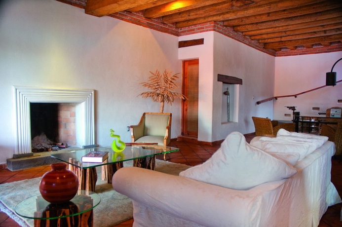 Imagen de los interiores del Hotel Hacienda Ucazanaztacua. Foto 15
