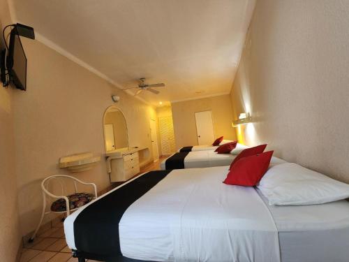 Imagen de la habitación del Hotel Hacienda del Rio Oaxtepec. Foto 10