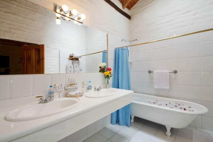 Imagen de la habitación del Hotel Hacienda la Carriona. Foto 11