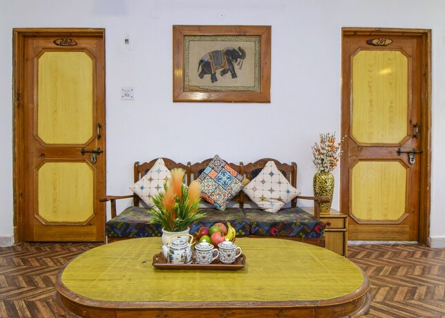 Imagen de los interiores del Hotel Hadimba Manali By Ybs. Foto 28