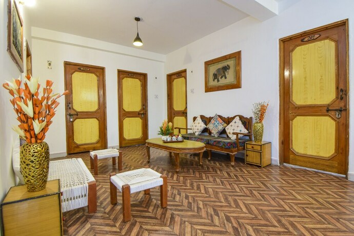 Imagen de los interiores del Hotel Hadimba Manali By Ybs. Foto 29