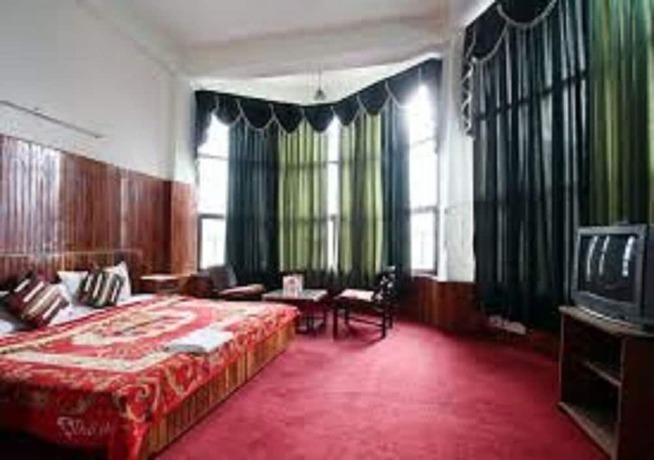 Imagen de la habitación del Hotel Hadimba Palace Manali. Foto 3