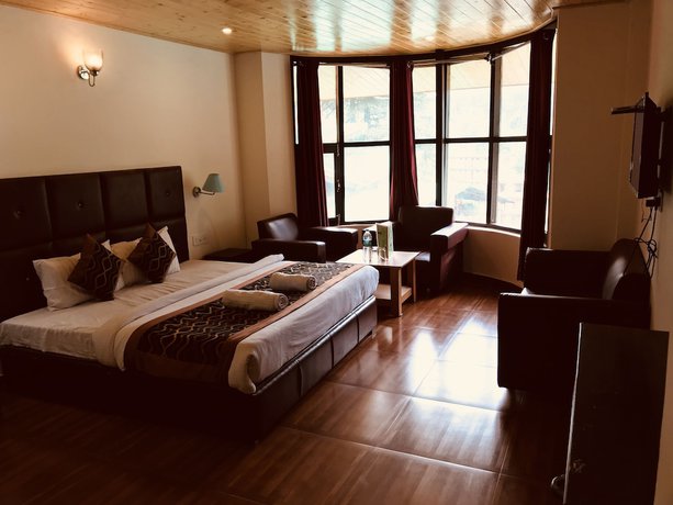 Imagen general del Hotel Hadimba Palace Manali. Foto 1