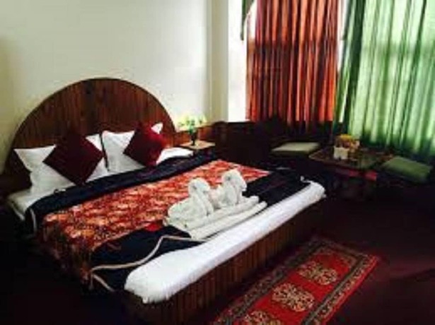 Imagen de la habitación del Hotel Hadimba Palace Manali. Foto 16