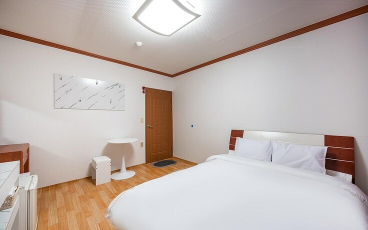 Imagen de la habitación del Hotel Hadong Namdo. Foto 18
