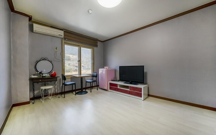 Imagen general del Hotel Hadong Yeongbingak. Foto 1