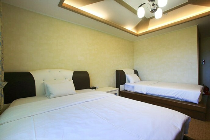 Imagen de la habitación del Hotel Hae Jeju. Foto 20