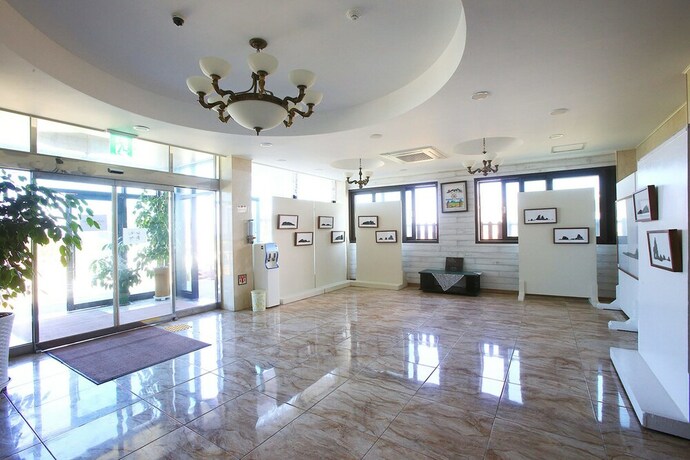 Imagen de los interiores del Hotel Hae Jeju. Foto 31