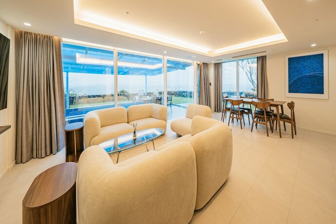 Imagen de la habitación del Hotel Haeilri Pool and Spa. Foto 20