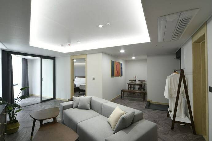 Imagen de la habitación del Hotel Haeundae Central. Foto 14
