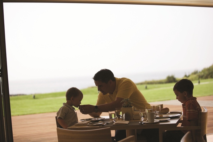 Imagen del bar/restaurante del Hotel Haevichi and Resort Jeju. Foto 4