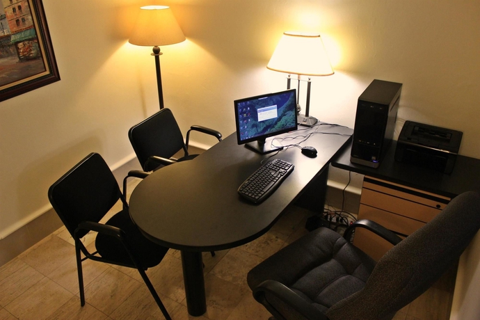 Imagen de los interiores del Hotel Hafersons Inn and Suites. Foto 7