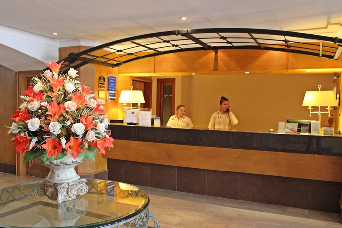 Imagen de los interiores del Hotel Hafersons Inn and Suites. Foto 11