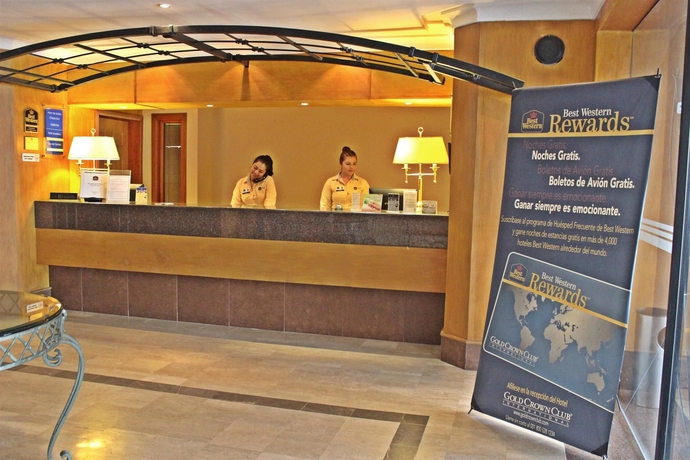 Imagen de los interiores del Hotel Hafersons Inn and Suites. Foto 12