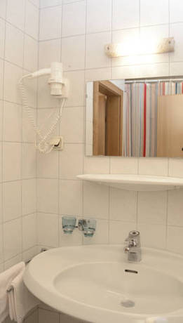 Imagen de la habitación del Hotel Hafnerwirt. Foto 8