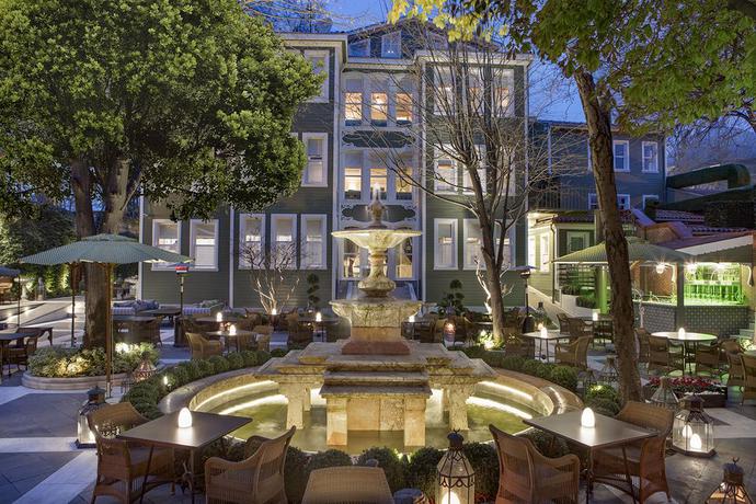 Imagen de los exteriores del Hotel Hagia Sofia Mansions Istanbul, Curio Collection By Hilton. Foto 12